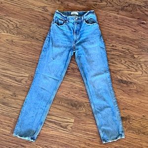 Abercrombie & Fitch Ultra High Rise 90s Straight Jean 26R